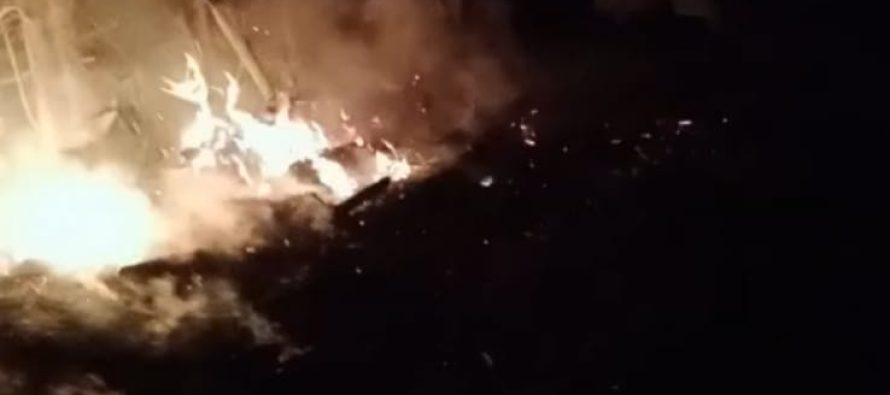 GERAK CEPAT PERANGKAT DESA DAN MASYARAKAT MEMADAMKAN KOBARAN API DI DESA BUNUT, MEKAKAU ILIR, KABUPATEN OKU SELATAN