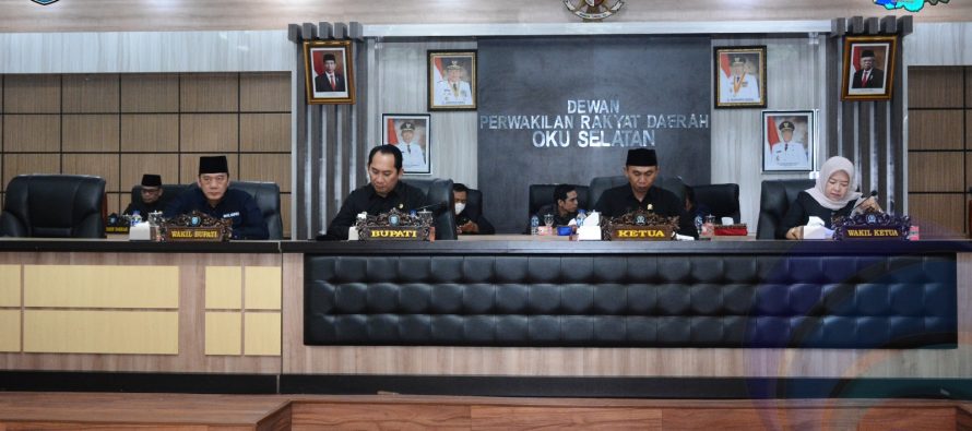 BUPATI DAN WAKIL BUPATI OKU SELATAN HADIRI RAPAT PARIPURNA DPRD OKU SELATAN.