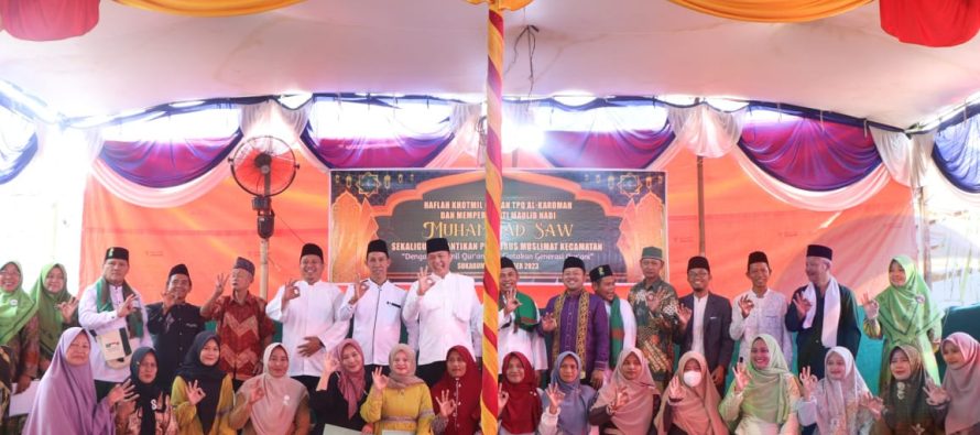 WAKIL BUPATI OKU SELATAN HADIRI PENGAJIAN AKBAR DALAM RANGKA PERINGATAN MAULID NABI MUHAMMAD SAW DI KECAMATAN TIGA DIHAJI.