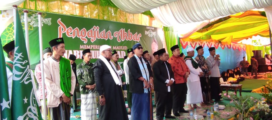 MEWAKILI BUPATI OKU SELATAN, KABAG KESRA HARAPKAN PERINGATAN MAULID NABI 1445 H DAPAT MEMBAWA SIFAT TAULADAN RASULULLAH DALAM KEHIDUPAN SEHARI-HARI
