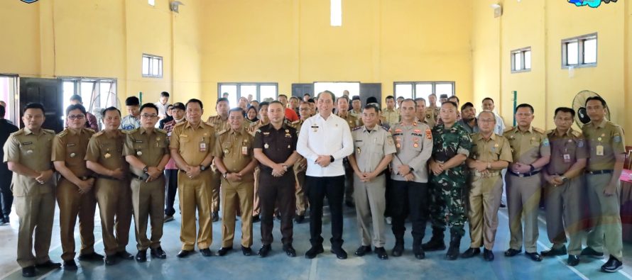 BUPATI OKU SELATAN HADIRI PENYERAHAN SERTIFIKAT REDISTRIBUSI TANAH HASIL PELEPASAN SEBAGIAN HGU PT.KEZA LINTAS BUANA