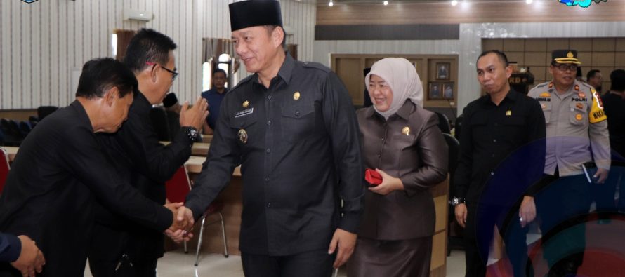 WAKIL BUPATI OKU SELATAN HADIRI RAPAT PARIPURNA DENGAN AGENDA PENYAMPAIAN LAPORAN BADAN ANGGARAN