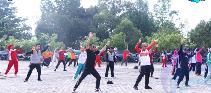 TINGKATKAN KESADARAN AKAN KESEHATAN PEMKAB OKU SELATAN MENGGELAR SENAM SEHAT BERSAMA