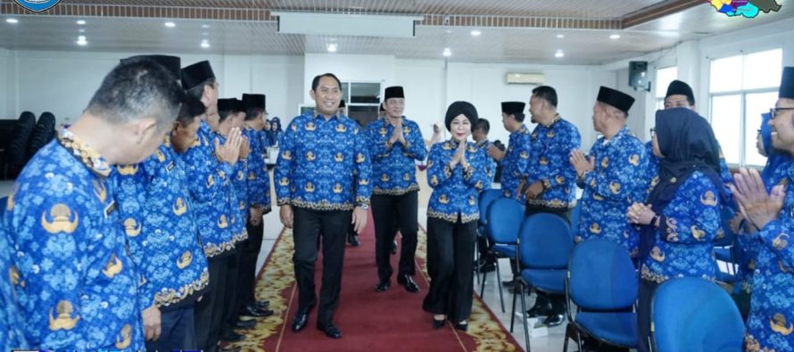 HADIRI PENGUKUHAN PENGURUS KORPRI OKU SELATAN 2022-2027, BUPATI POPO ALI HARAPKAN KORPRI JAGA INTEGRITAS
