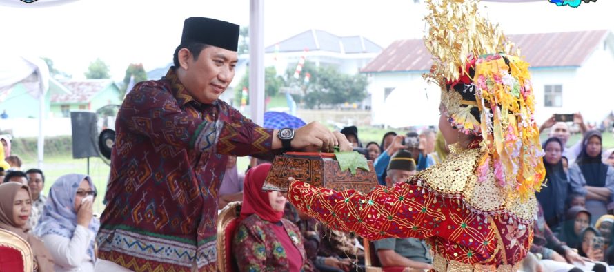 PERDANA, BUPATI OKU SELATAN HADIRI PEMBUKAAN FESTIVAL SENI DAN BUDAYA DANAU RAKIHAN 2023