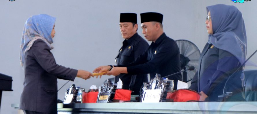 RAPAT PARIPURNA DPRD KABUPATEN OKU SELATAN DENGAN AGENDA PENDAPAT AKHIR FRAKSI-FRAKSI PADA PEMBAHASAN RAPERDA 2023