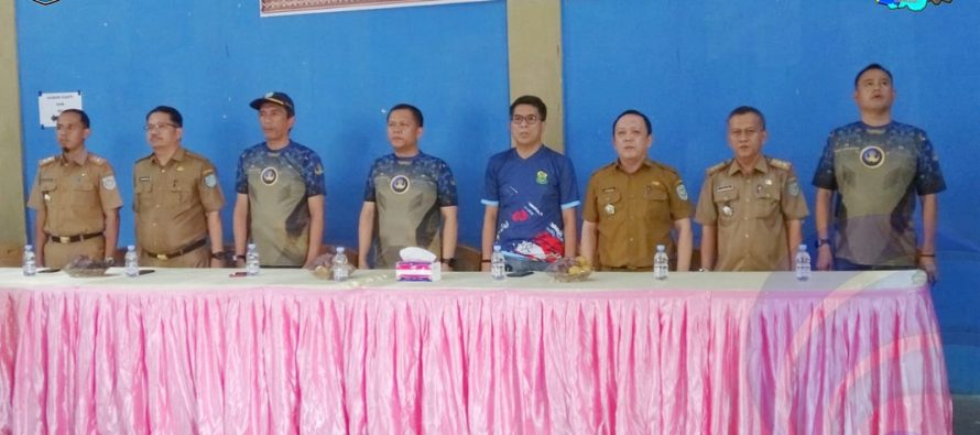ASISTEN I RESMI BUKA TURNAMEN BADMINTON DALAM RANGKA HUT KE-52 KORPRI DI KABUPATEN OKU SELATAN