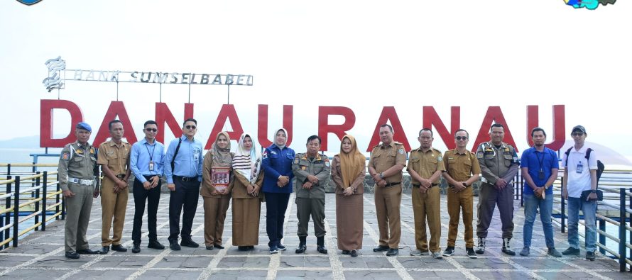 OPTIMALKAN PAD, BAPENDA BERSAMA BPD BANK SUMSEL BABEL CABANG MUARADUA LAKSANAKAN PEMASANGAN TAPPING BOX DI SEJUMLAH RUMAH MAKAN DI KAWASAN WISATA DANAU RANAU