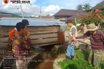 PEMKAB OKU SELATAN GERAK CEPAT TANGGULANGI BANJIR DI DESA SIMPANG CAMPANG, BUPATI IMBAU MASYARAKAT WASPADA.