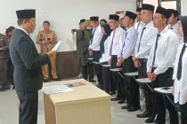 KABAN KESBANGPOL HADIRI PELANTIKAN 95 ANGGOTA PPK SE KABUPATEN OKU SELATAN DI GRAHA SERASAN SEANDANAN