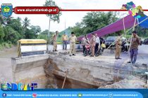 WAKIL BUPATI OKU SELATAN TINJAU PROGRES PERBAIKAN JEMBATAN SUNGAI KERUH.
