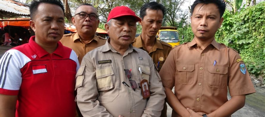 PEMKAB OKU SELATAN, MELALUI DINAS LINGKUNGAN HIDUP, KERJA BAKTI GUNA MENJAGA KEBERSIHAN PASAR SAKA SELABUNG.