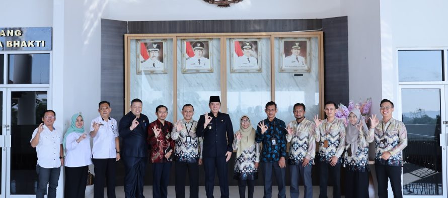 WAKIL BUPATI OKU SELATAN TERIMA AUDIENSI TEMU PAMIT KEPALA BPS DAN PERKENALAN KEPALA BPS YANG BARU.