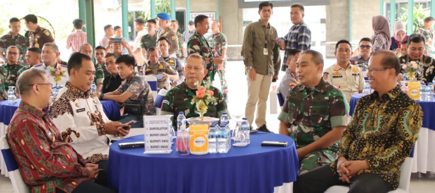 WAKILI BUPATI, STAF AHLI BIDANG EKONOMI, KEUANGAN DAN PEMBANGUNAN SETDA OKU SELATAN HADIRI LEPAS SAMBUT DANPUSLATPUR KODIKLATAD