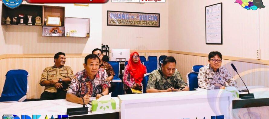 PEMKAB OKU SELATAN IKUTI WORKSHOP REGIONAL EVALUASI PENGELOLAAN KEUANGAN DAN PEMBANGUNAN DESA WILAYAH INDONESIA BAGIAN TENGAH TAHUN 2024 SECARA DARING