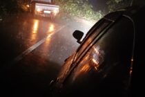 PEMERINTAH KABUPATEN OKU SELATAN MENGHIMBAU KEPADA SELURUH MASYARAKAT, UNTUK SAAT INI AKSES JALAN UTAMA MUARADUA – BATURAJA BELUM BISA DILEWATI KARENA TERJADI JALAN PUTUS DI DESA TANJUNG SARI DAN TANAH LONGSOR DI DESA TALANG DUKU KECAMATAN SIMPANG