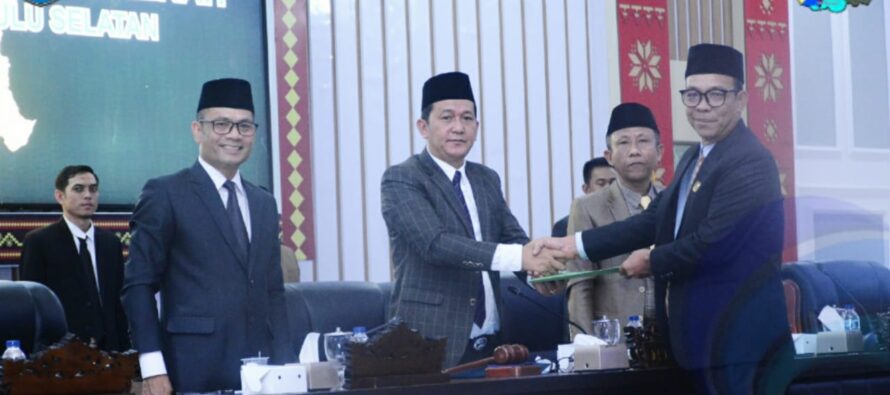 SEKDA OKU SELATAN HADIRI RAPAT PARIPURNA DPRD OKU SELATAN DENGAN AGENDA MENDENGARKAN PANDANGAN UMUM FRAKSI – FRAKSI DPRD OKU SELATAN.