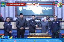 WAKIL BUPATI OKU SELATAN HADIRI RAPAT PARIPURNA DENGAN AGENDA PENYAMPAIAN PENDAPAT AKHIR FRAKSI DAN PENANDATANGANAN BERITA ACARA PERSETUJUAN BERSAMA ANTARA BANGGAR, PANSUS DAN PEMDA