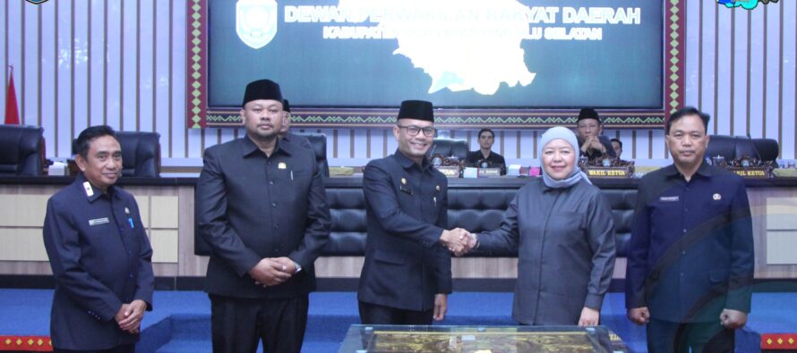 WAKIL BUPATI OKU SELATAN HADIRI RAPAT PARIPURNA DENGAN AGENDA PENYAMPAIAN PENDAPAT AKHIR FRAKSI DAN PENANDATANGANAN BERITA ACARA PERSETUJUAN BERSAMA ANTARA BANGGAR, PANSUS DAN PEMDA