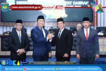 BUPATI POPO ALI SAMPAIKAN PENDAPAT AKHIR MENGENAI RAPERDA APBD KABUPATEN OKU SELATAN TAHUN ANGGARAN 2025 PADA RAPAT PARIPURNA DPRD KABUPATEN OKU SELATAN