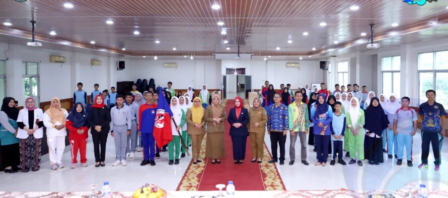 KETUA YAYASAN JANTUNG SEHAT INDONESIA CABANG OKU SELATAN LANTIK KLUB JANTUNG SEHAT REMAJA KABUPATEN OKU SELATAN TAHUN 2024