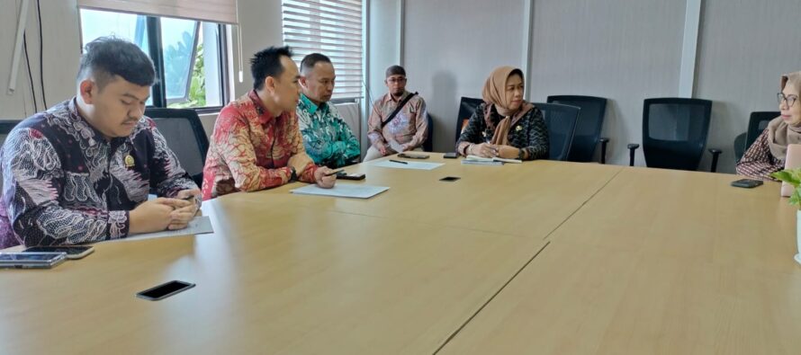 PEMKAB OKU SELATAN BERSAMA KOMISI II DPRD OKU SELATAN LAKSANAKAN KUNJUNGAN KERJA TERKAIT PENGELOLAAN SAMPAH DI KABUPATEN OKU SELATAN.