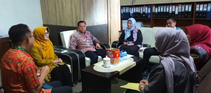 ASISTEN I BIDANG PEMERINTAHAN DAN KESEJAHTERAAN RAKYAT OKU SELATAN MENERIMA KUNJUNGAN ANGGOTA DEWAN PENGAWAS BPJS KESEHATAN
