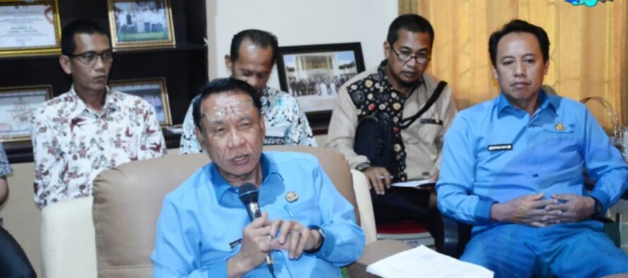 TINDAK LANJUTI KELUHAN MASYARAKAT, PEMKAB OKU SELATAN GELAR RAKOR TERKAIT TAMBANG PASIR ILEGAL DI LINGKUNGAN III TALANG BANDUNG KELURAHAN MUARADUA.