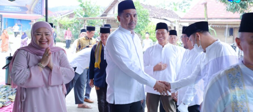 BUPATI ABUSAMA, SH., BERSILATURAHMI DENGAN MASYARAKAT PULAU BERINGIN DALAM RANGKA SAFARI RAMADHAN PEMKAB OKU SELATAN