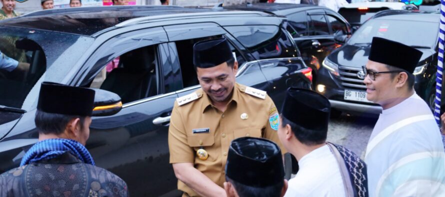 PERERAT SILATURAHMI BERSAMA MASYARAKAT SINDANG DANAU, BUPATI DAN WAKIL BUPATI OKU SELATAN LAKSANAKAN SAFARI RAMADHAN