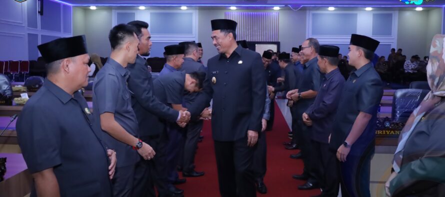 BUPATI OKU SELATAN HADIRI RAPAT PARIPURNA DPRD OKU SELATAN MASA PERSIDANGAN KE DUA TAHUN SIDANG 2024-2025.