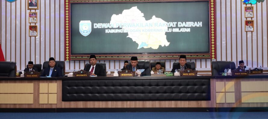 BUPATI HADIRI RAPAT PARIPURNA DPRD OKU SELATAN YANG MENGAGENDAKAN PENANDATANGANAN KEPUTUSAN TERHADAP LKPJ BUPATI TAHUN 2024 OLEH KETUA DPRD OKU SELATAN