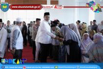BUPATI ABUSAMA, SH., LEPAS KEBERANGKATAN 100 JAMAAH CALON HAJI ASAL KABUPATEN OKU SELATAN