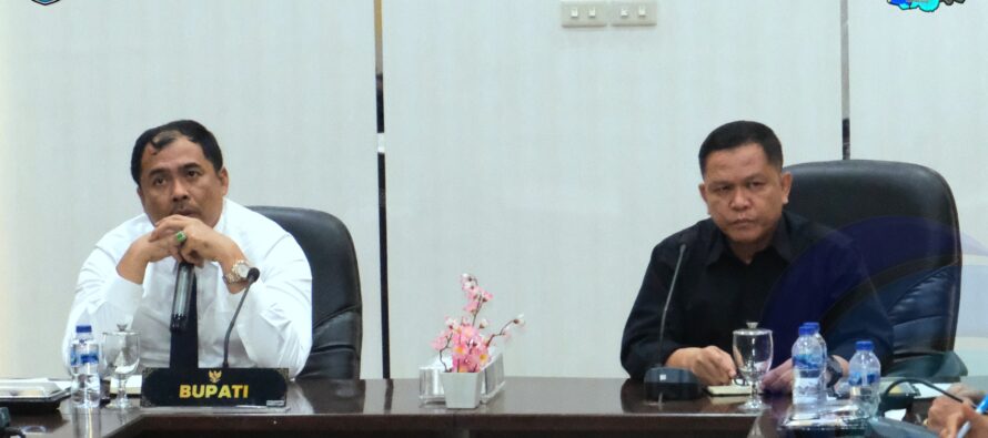 BUPATI ABUSAMA, SH., TERIMA AUDIENSI PARA KEPALA DESA SE-KECAMATAN BUAT PEMACA