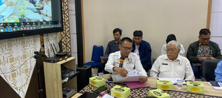 SEKDA HADIRI RAPAT KOORDINASI PERKEMBANGAN PEMBANGUNAN SATUAN PELAYANAN PEMENUHAN GIZI (SPPG) DI WILAYAH SUMSEL YANG DIGELAR DI COMMAND CENTER KANTOR GUBERNUR SUMSEL