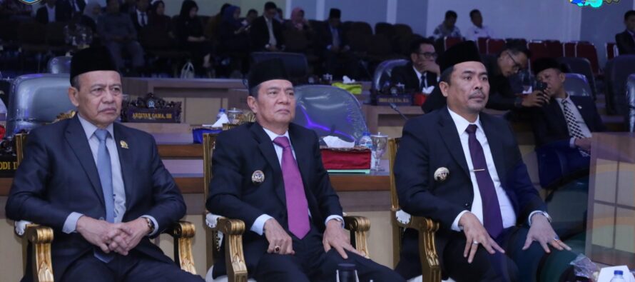 BUPATI DAN WAKIL BUPATI OKU SELATAN DENGARKAN PIDATO KENEGARAAN PRESIDEN RI PRABOWO PADA SIDANG TAHUNAN MPR-RI DAN SIDANG BERSAMA DPR-RI DAN DPD-RI TAHUN 2025 SECARA VIRTUAL DI GEDUNG DPRD OKU SELATAN