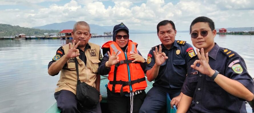 WUJUD KEPEDULIAN DAN PERKUAT PENGAWASAN SUMBER DAYA PERIKANAN DI DANAU RANAU, PEMPROV SUMSEL DISTRIBUSIKAN BANTUAN SARANA PENGAWASAN PERIKANAN DAN PEMBINAAN KEPADA POKMASWAS