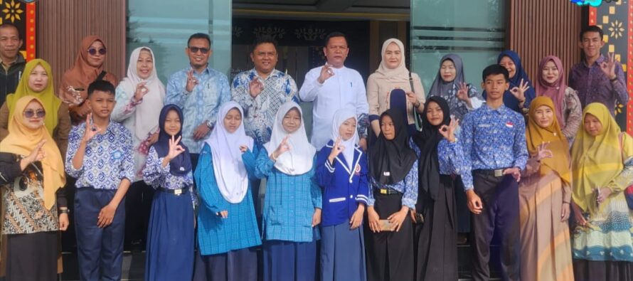 PELEPASAN PESERTA SEMI FINAL OLIMPIADE SAINS NASIONAL (OSN) 8 SISWA DARI 15 SISWA PERWAKILAN PROVINSI SUMATERA SELATAN BERASAL DARI KABUPATEN OGAN KOMERING ULU SELATAN