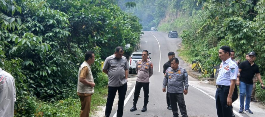 BUPATI OKU SELATAN ABUSAMA, S.H. TINJAU JALAN AMBLAS DI DESA JEPARA, KECAMATAN BPRRT