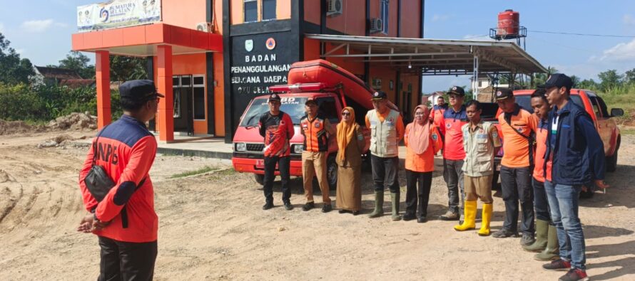 BUPATI OKU SELATAN TURUT PRIHATIN DAN INSTRUKSIKAN LANGKAH CEPAT ATAS MUSIBAH BANJIR BANDANG DI DESA TANJUNG HARAPAN