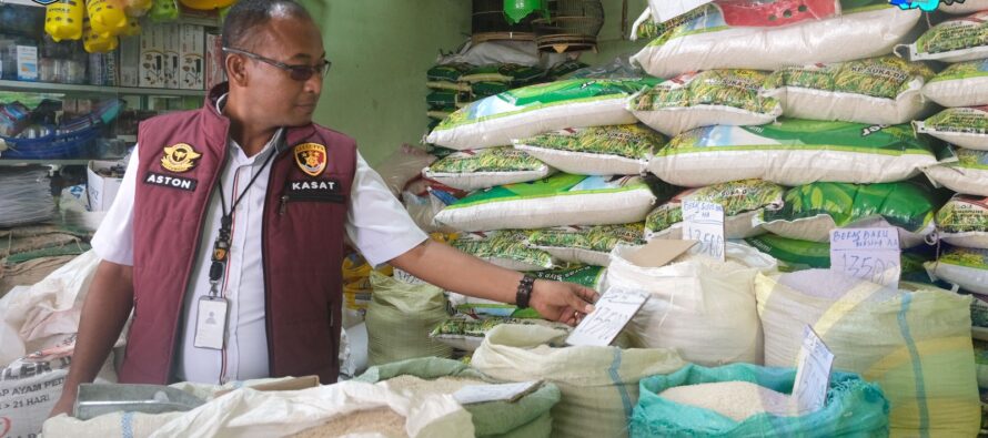 PASTIKAN HET SESUAI KETETAPAN, SATGAS PENGENDALIAN HARGA BERAS KABUPATEN OKU SELATAN SIDAK PASAR DAN DISTRIBUTOR