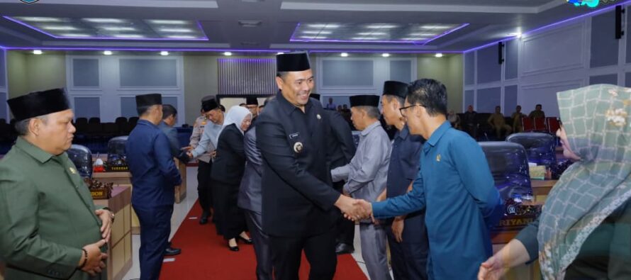 BUPATI OKU SELATAN HADIRI RAPAT PARIPURNA DPRD PENYAMPAIAN PENDAPAT AKHIR FRAKSI DAN PENANDATANGANAN PERSETUJUAN RAPERDA APBD 2026