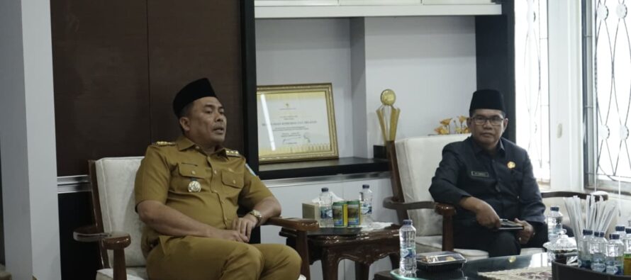 BUPATI OKU SELATAN TERIMA AUDIENSI KEMENAG DAN KANTOR HAJI BAHAS PENGUATAN LAYANAN KEAGAMAAN
