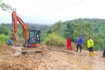 RUAS JALAN PROVINSI OKU SELATAN–BENGKULU KEMBALI TERBUKA, BUPATI ABUSAMA PASTIKAN PENANGANAN LONGSOR BERJALAN CEPAT