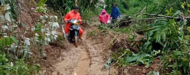 CURAH HUJAN TINGGI, PEMKAB OKU SELATAN TANGANI TANAH LONGSOR DI SUNGAI ARE