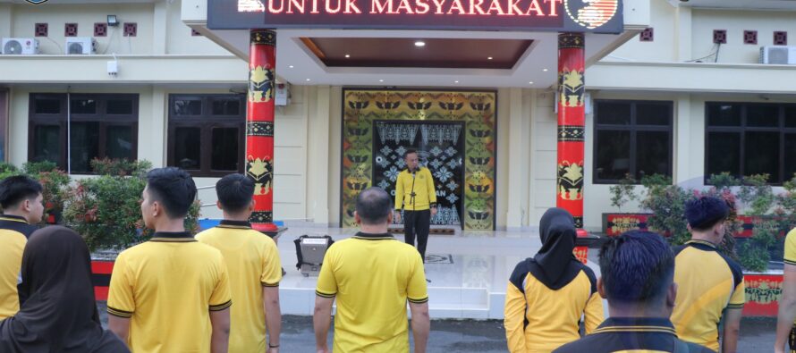 WAKA POLRES OKU SELATAN PIMPIN APEL PERSIAPAN GOTONG ROYONG DI KAWASAN WISATA DANAU RANAU