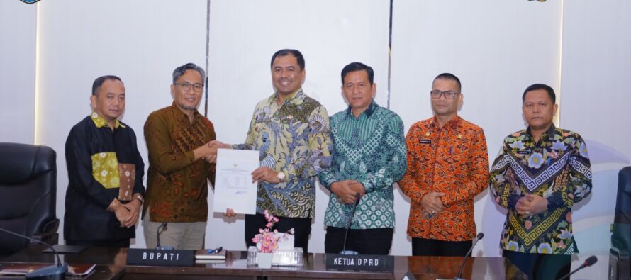 KOMITMEN TINGKATKAN KUALITAS PENGELOLAAN KEUANGAN, BUPATI ABUSAMA, S.H., SAMBUT BAIK KEHADIRAN TIM PEMERIKSA DARI BPK REPUBLIK INDONESIA