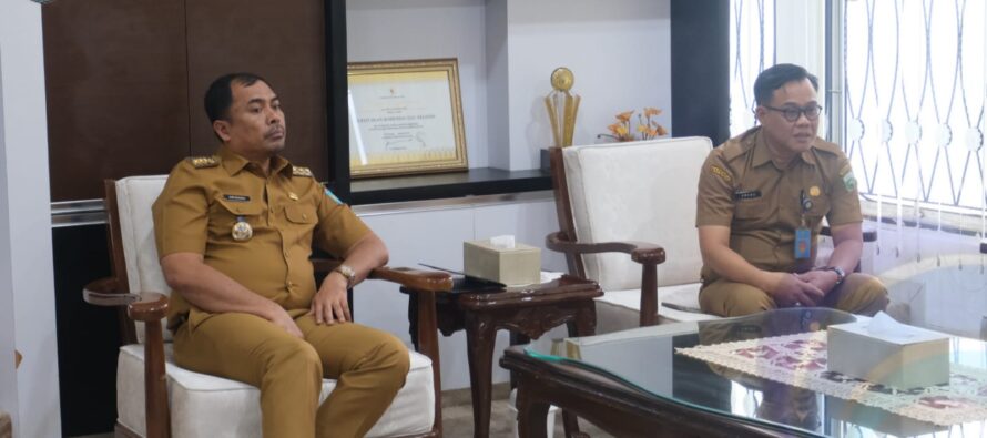 BUPATI OKU SELATAN TERIMA AUDIENSI UPTB PPD BAPENDA SUMSEL, BAHAS PENINGKATAN TARGET PENDAPATAN DAERAH