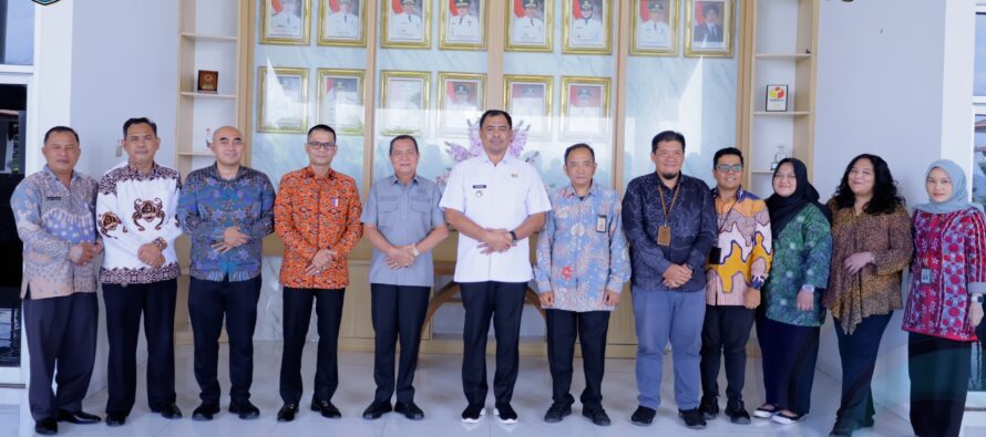 BUPATI OKU SELATAN PIMPIN EXIT MEETING BPK RI