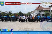 BUPATI OKU SELATAN SERAHKAN 8 UNIT HAND TRAKTOR UNTUK KELOMPOK TANI, DUKUNG PENINGKATAN PRODUKTIVITAS PERTANIAN